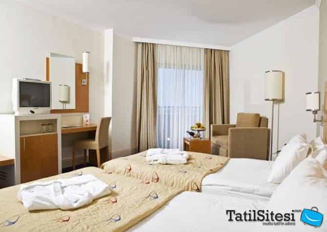 Crystal Admiral Resort Suites Spa 